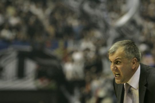 «Να παίζουμε μόνο στα πλέι οφ»