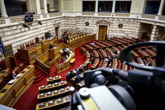 Ανοιγμα με Novartis και Καμμένο