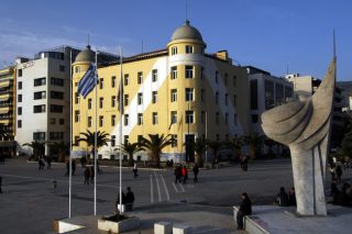 1 πανεπιστήμιο, 8 σχολές, 34 τμήματα