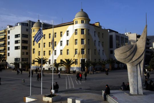 1 πανεπιστήμιο, 8 σχολές, 34 τμήματα