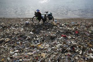 Η ρύπανση από πλαστικό στους βυθούς της Ελλάδας