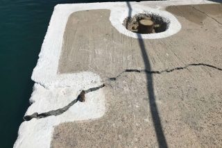 Πρόσκρουση πλοίου στο λιμάνι του Αγκιστρίου