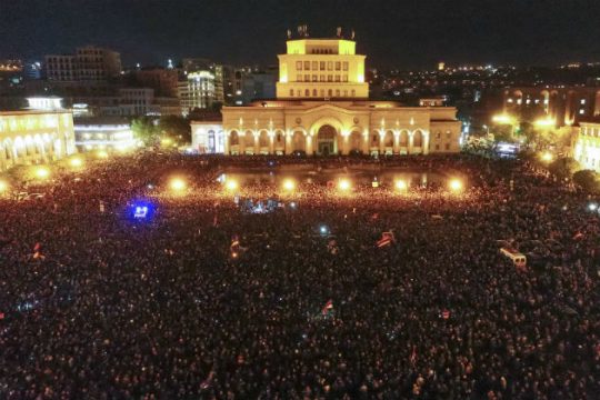 Παραιτήθηκε ο πρωθυπουργός της Αρμενίας