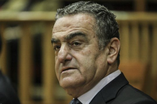 Ο Χαρ. Αθανασίου καλύπτει με «ναι μεν αλλά» τη βία