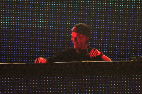 Νεκρός μόλις στα 28 του ο DJ Avicii