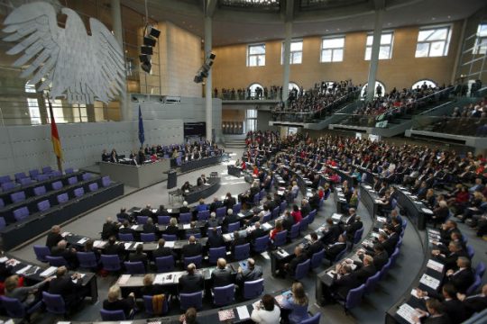 Ήξεις αφήξεις από το Βερολίνο για το προσφυγικό