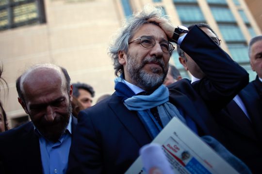 «Κόκκινο» σήμα της Ιντερπόλ για τον Ντουντάρ θέλει η Άγκυρα