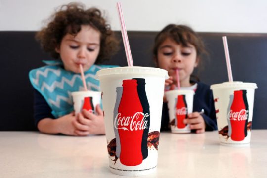 «Συνυπεύθυνη η Coca-Cola για την παχυσαρκία»