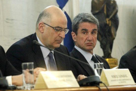 Σε διαφορετική γραμμή ο Νίκος Δένδιας;