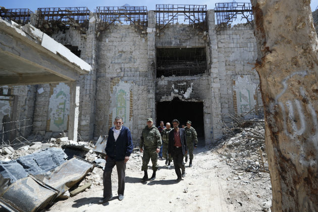 Βόμβες και έρευνες στη Συρία