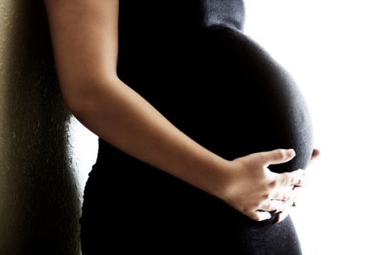 Πώς διαταράσσουν τα νεογέννητα οι λοιμώξεις των μητέρων στην εγκυμοσύνη