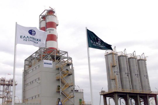 Η πρώτη απεργία των «σκλάβων» στα διυλιστήρια