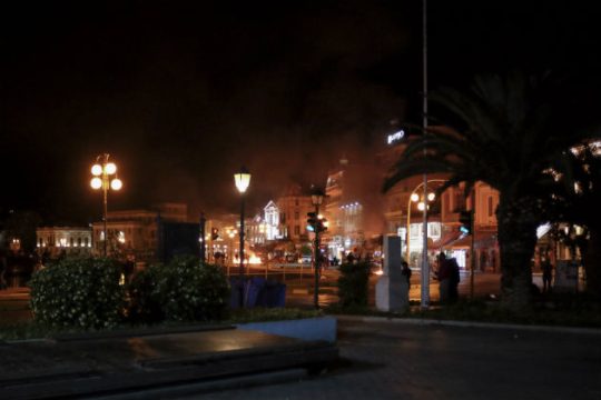 Όλοι πλην Ν.Δ. καταδικάζουν την ακροδεξιά βία