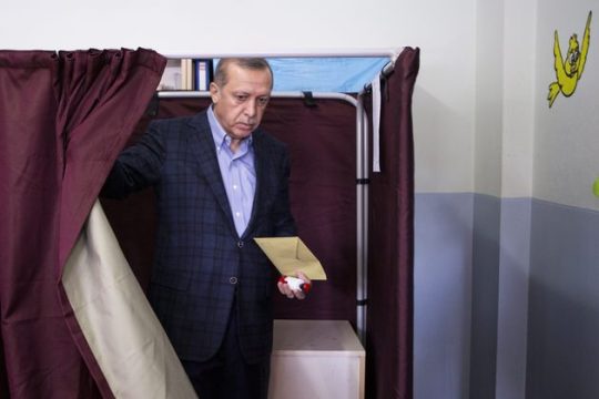 «Στήσε κάλπες ανήμερα της Μάχης του Ματζικέρτ»