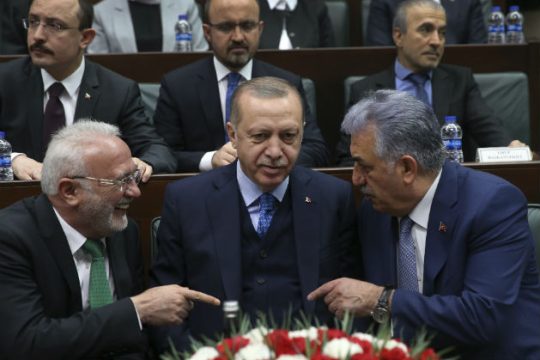 Δεν βγαίνει από τον πρώτο γύρο ο Ερντογάν