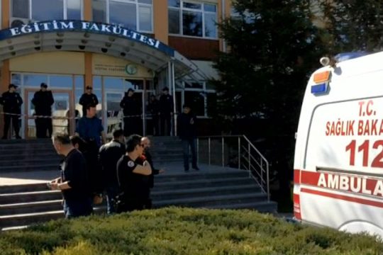 Επίθεση με τέσσερις νεκρούς σε πανεπιστήμιο του Εσκισεχίρ