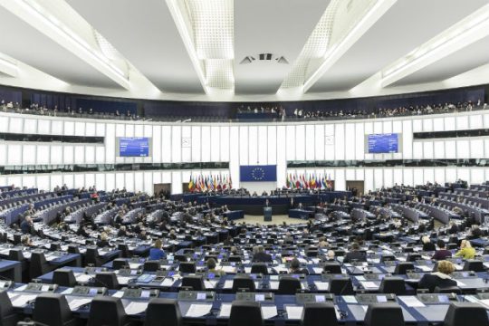 Καλεί την Τουρκία να απελευθερώσει τους δύο Ελληνες στρατιωτικούς
