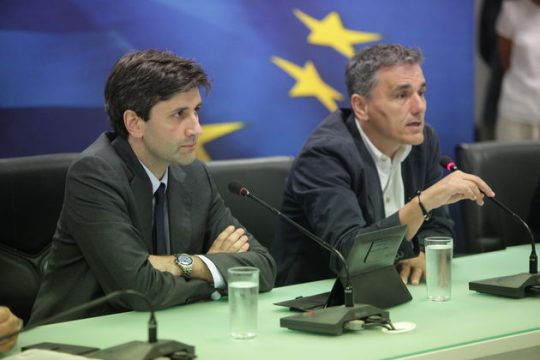 Με δύσκολες ισορροπίες