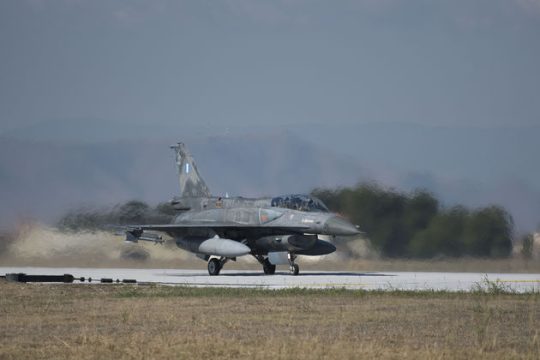 Υπογράφτηκε η σύμβαση για τα F-16