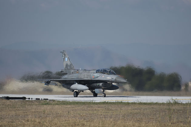 Υπογράφτηκε η σύμβαση για τα F-16