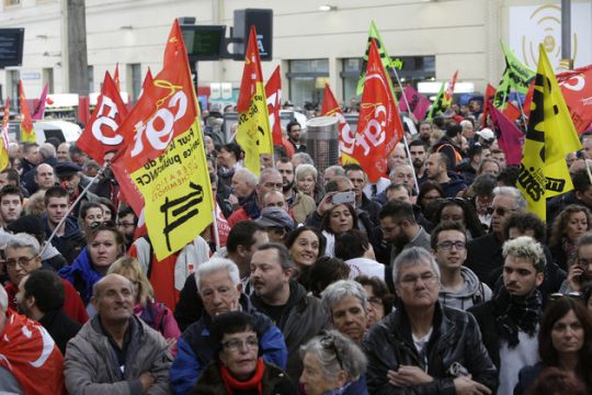 Κινήματα κατά Μακρόν, Μακρόν κατά κινημάτων