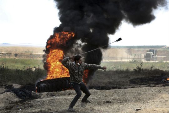 Όπλα εναντίον σφεντόνων στη Λωρίδα της Γάζας