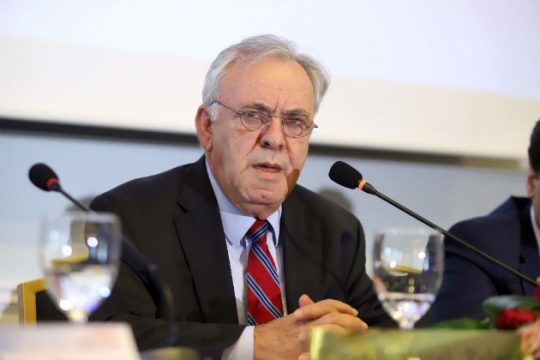 «Ανοιχτή η αύξηση του κατώτατου μισθού εντός του έτους»