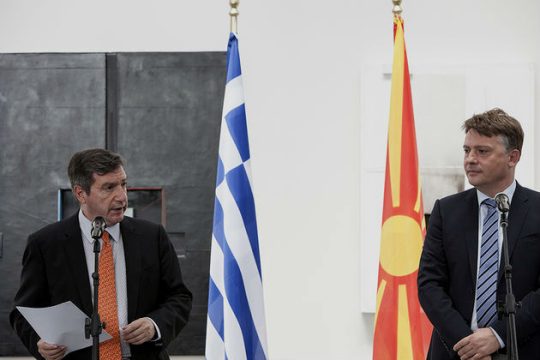 Αθήνα και Σκόπια τολμούν