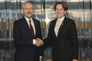 «Αποστασία» με άνωθεν εντολή