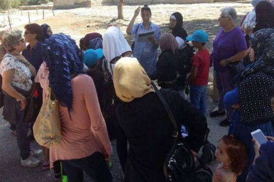 Επίσκεψη προσφύγων στον αρχαιολογικό χώρο της Κνωσού