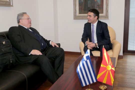 Τετ-α-τετ Κοτζιά και Ντιμιτρόφ μετά την ενημέρωση πολιτικών αρχηγών