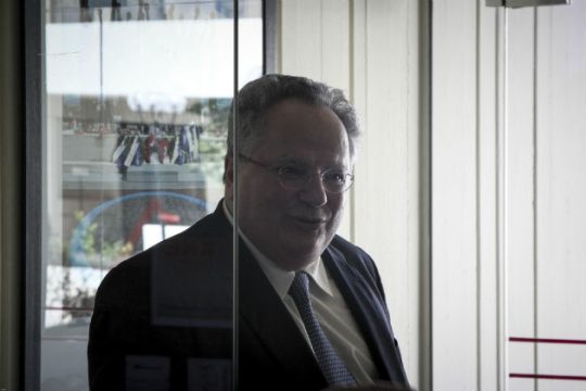 Γεννηματά και Λεβέντη ενημερώνει ο Κοτζιάς