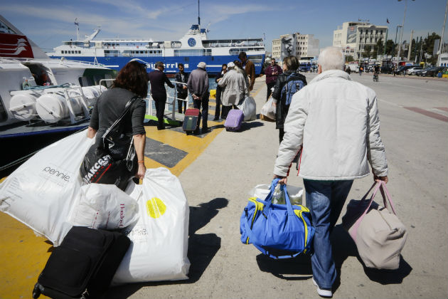 Αυξημένη κίνηση σε λιμάνια και εθνικές οδούς