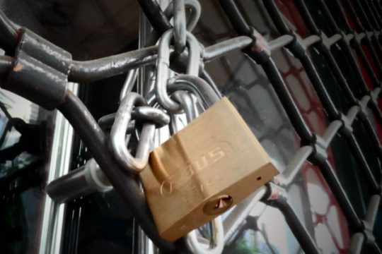 Μπαράζ λουκέτων για μη έκδοση αποδείξεων