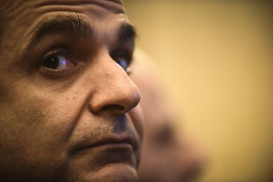 Καθαρές ερωτήσεις, θολές απαντήσεις