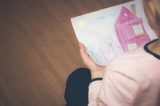 Ταχύτατες διαδικασίες για υιοθεσίες και αναδοχές