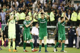 Φάνηκε στο… χειροκρότημα