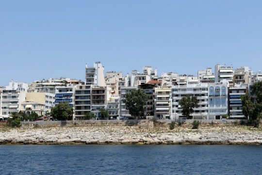 Στα «πάρκινγκ» της Πειραϊκής