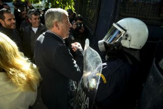 Ένταση σε συγκέντρωση της ΠΟΕΔΗΝ στο Μαξίμου