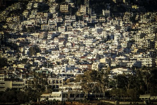 Ζούμε σε «σπάταλα» κτίρια και το πληρώνουμε ακριβά