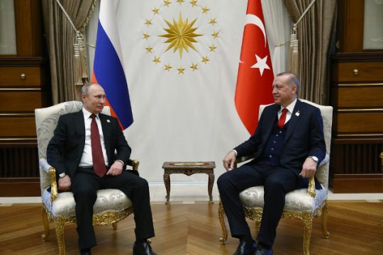 «Πατάνε γκάζι» για τους S-400