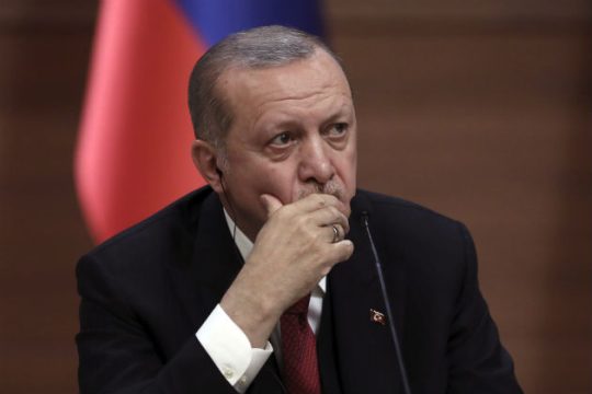 Η Κομισιόν βλέπει την Τουρκία μακριά από την Ε.Ε.
