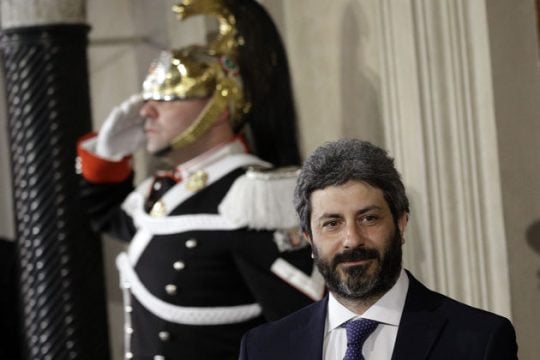 Ανηφόρα και στενά παπούτσια…