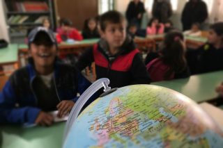 Ο ΟΟΣΑ προτείνει προσλήψεις μόνιμων εκπαιδευτικών