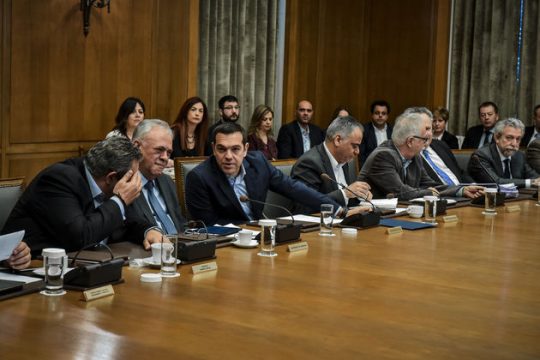 Η κυβέρνηση…μετακομίζει στη Ρόδο