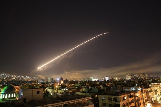 Η επίθεση στη Συρία: περιφερειακές και διεθνείς διαστάσεις