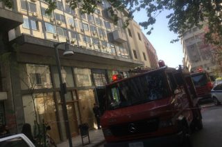 Απείλησε να αυτοπυρποληθεί μέσα σε συμβολαιογραφικό γραφείο