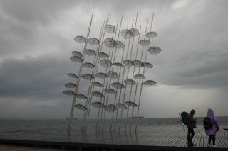 «Με προκαλούν»