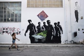 Ποιοι κάνουν κουμάντο σ’ αυτή τη χώρα;