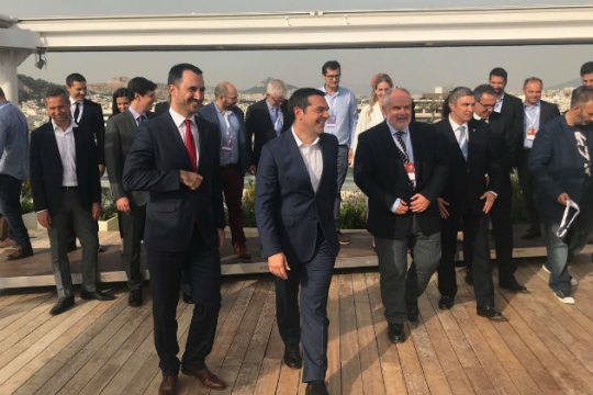 Μήνυμα συνεργασίας και αποφασιστικότητας